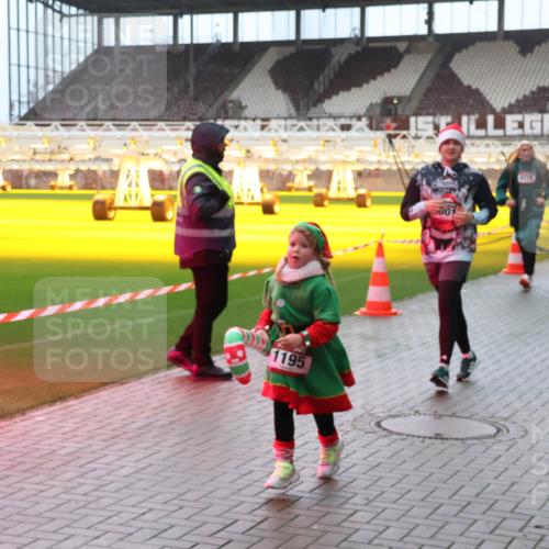 07.12.2025 - St. Pauli X-Mass-Run No. 15 Luisa Fischer http://msf.ph/oto/9382243 07.12.2025 10:48:37 Ziel 1, 1195, 282, 472, 513, 553, 577, 876, 1195, 1265, 1267, 1555, 2028, 2146, 2147, 2232, 2233, 2235, 2239, 2241, 2339, 2501, 2608, 2611, 2796, 2797, 2803, 3018, 3598, 4072, 4229, 4447, 4598, 4863 meine-sportfotos.de