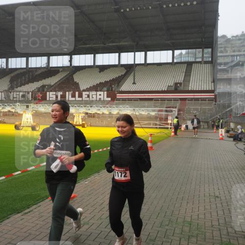 07.12.2025 - St. Pauli X-Mass-Run No. 15 Fabian Wolf http://msf.ph/oto/9382278 07.12.2025 10:09:43 Ziel 800, 1026, 1172, 1191 meine-sportfotos.de
