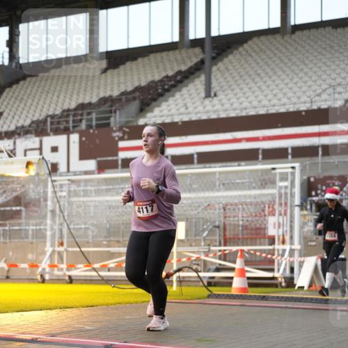 07.12.2025 - St. Pauli X-Mass-Run No. 15 Patografie http://msf.ph/oto/9382284 07.12.2025 10:21:14 Ziel 1326, 1386, 1407, 1898, 1900, 2173, 2565, 3062, 3384, 3540, 3541, 3848, 3849, 3984, 4117, 4338 meine-sportfotos.de