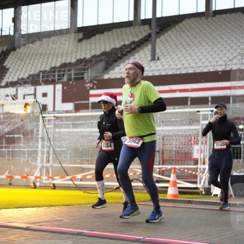 07.12.2025 - St. Pauli X-Mass-Run No. 15 Patografie http://msf.ph/oto/9382304 07.12.2025 10:21:16 Ziel 149, 270, 1326, 1386, 1407, 1898, 1900, 2173, 2565, 3062, 3384, 3540, 3541, 3848, 3849, 3984, 4117, 4338 meine-sportfotos.de