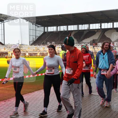 07.12.2025 - St. Pauli X-Mass-Run No. 15 Luisa Fischer http://msf.ph/oto/9382312 07.12.2025 11:22:28 Ziel 98, 2033, 105, 111, 2474, 2473, 1779, 1284, 1297, 1775, 1779, 1904, 1939, 2033, 2197, 2812, 3474, 3475, 3820, 3821 meine-sportfotos.de