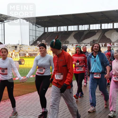 07.12.2025 - St. Pauli X-Mass-Run No. 15 Luisa Fischer http://msf.ph/oto/9382314 07.12.2025 11:22:28 Ziel 98, 105, 111, 1779, 2033, 2474, 2473, 1284, 1297, 1775, 1779, 1904, 1939, 2033, 2197, 2812, 3474, 3475, 3820, 3821 meine-sportfotos.de
