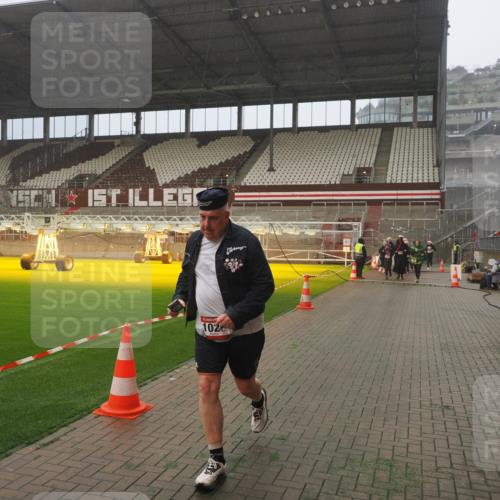 07.12.2025 - St. Pauli X-Mass-Run No. 15 Fabian Wolf http://msf.ph/oto/9382321 07.12.2025 10:09:50 Ziel 989, 1026, 1172, 1191, 1256, 1257, 1678 meine-sportfotos.de