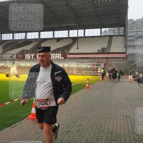 07.12.2025 - St. Pauli X-Mass-Run No. 15 Fabian Wolf http://msf.ph/oto/9382335 07.12.2025 10:09:51 Ziel 989, 1026, 1172, 1191, 1256, 1257, 1678, 2502, 2504, 2560 meine-sportfotos.de