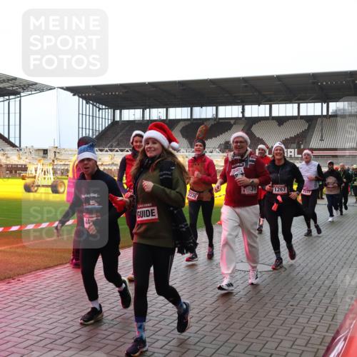 07.12.2025 - St. Pauli X-Mass-Run No. 15 Luisa Fischer http://msf.ph/oto/9382338 07.12.2025 10:48:58 Ziel 1, 44, 2239, 1267, 2233, 233, 290, 577, 590, 592, 633, 876, 935, 1009, 1087, 1188, 1189, 1195, 1265, 1267, 1515, 1516, 1517, 1521, 1895, 2028, 2146, 2147, 2232, 2233, 2235, 2239, 2241, 2268, 2269, 2339, 2501, 2512, 2515, 2796, 2797, 2803, 3017, 3018, 3019, 3346, 3598, 4229, 4447, 4598 meine-sportfotos.de