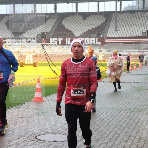 07.12.2025 - St. Pauli X-Mass-Run No. 15 Luisa Fischer http://msf.ph/oto/9382340 07.12.2025 10:12:29 Ziel 5, 1688, 15, 4525, 670, 756, 1072, 1074, 1077, 1389, 1526, 1687, 1688, 1833, 2177, 2906, 2909, 3085, 3761, 3767, 3870, 3909, 3932, 3935, 4658 meine-sportfotos.de