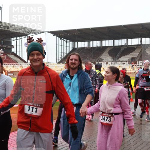 07.12.2025 - St. Pauli X-Mass-Run No. 15 Luisa Fischer http://msf.ph/oto/9382354 07.12.2025 11:22:30 Ziel 2, 15, 105, 15, 111, 15, 2473, 241, 232, 775, 1779, 1284, 1297, 1775, 1779, 1904, 1939, 2812, 3474, 3475, 3820, 3821 meine-sportfotos.de