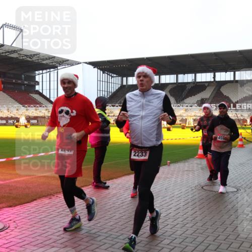 07.12.2025 - St. Pauli X-Mass-Run No. 15 Luisa Fischer http://msf.ph/oto/9382363 07.12.2025 10:49:02 Ziel 2233, 459, 577, 1265, 233, 290, 379, 577, 590, 592, 633, 876, 935, 1009, 1087, 1188, 1189, 1195, 1265, 1267, 1515, 1516, 1517, 1521, 1895, 2028, 2232, 2233, 2235, 2239, 2241, 2268, 2269, 2339, 2501, 2512, 2515, 2796, 2797, 2803, 3017, 3018, 3019, 3346, 3598, 4229, 4447, 4598 meine-sportfotos.de
