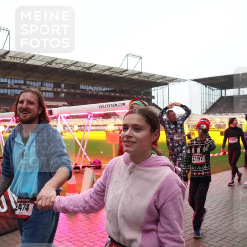07.12.2025 - St. Pauli X-Mass-Run No. 15 Luisa Fischer http://msf.ph/oto/9382371 07.12.2025 11:22:32 Ziel 2474, 1902, 2197, 1907, 241, 232, 1, 1284, 1297, 1775, 1779, 1904, 1939, 2812, 3474, 3475, 3820, 3821 meine-sportfotos.de