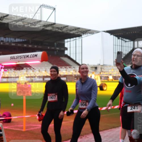 07.12.2025 - St. Pauli X-Mass-Run No. 15 Luisa Fischer http://msf.ph/oto/9382385 07.12.2025 11:22:34 Ziel 1907, 1904, 241, 232, 1284, 1297, 1775, 1779, 1904, 1939, 2812, 2985, 3127, 3474, 3475, 3820, 3821 meine-sportfotos.de