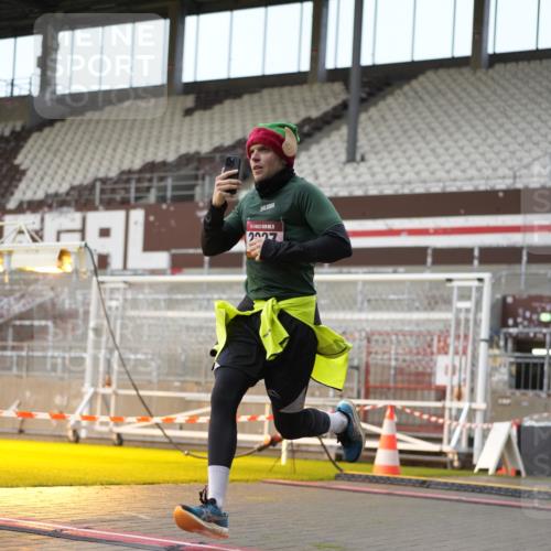 07.12.2025 - St. Pauli X-Mass-Run No. 15 Patografie http://msf.ph/oto/9382392 07.12.2025 10:21:24 Ziel 149, 270, 1326, 2173, 2927, 2997, 3062, 3091, 3384, 3540, 3541, 3848, 3849, 3988, 4117, 4158, 4169, 4170 meine-sportfotos.de