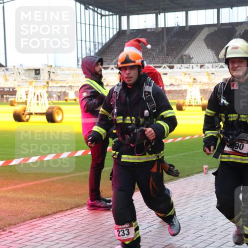 07.12.2025 - St. Pauli X-Mass-Run No. 15 Luisa Fischer http://msf.ph/oto/9382398 07.12.2025 10:49:07 Ziel 5, 233, 2928, 90, 233, 290, 379, 577, 590, 592, 633, 876, 935, 1009, 1019, 1087, 1164, 1188, 1189, 1265, 1267, 1515, 1516, 1517, 1521, 1895, 2232, 2233, 2235, 2239, 2241, 2268, 2269, 2512, 2515, 2796, 2797, 2803, 3017, 3019, 3346, 4447, 4598 meine-sportfotos.de