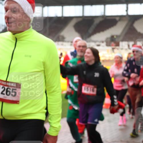 07.12.2025 - St. Pauli X-Mass-Run No. 15 Luisa Fischer http://msf.ph/oto/9382425 07.12.2025 10:49:11 Ziel 1265, 1516, 233, 290, 379, 577, 590, 592, 633, 935, 1009, 1019, 1087, 1164, 1166, 1188, 1189, 1265, 1267, 1515, 1516, 1517, 1521, 1895, 2232, 2233, 2235, 2239, 2241, 2268, 2269, 2512, 2515, 2796, 2797, 2803, 3017, 3019, 3346, 4447, 4598 meine-sportfotos.de