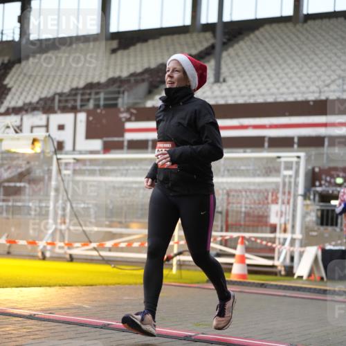 07.12.2025 - St. Pauli X-Mass-Run No. 15 Patografie http://msf.ph/oto/9382429 07.12.2025 10:21:27 Ziel 149, 270, 1326, 2927, 2997, 3062, 3091, 3384, 3540, 3541, 3848, 3849, 3988, 4117, 4158, 4169, 4170 meine-sportfotos.de