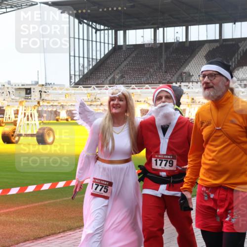 07.12.2025 - St. Pauli X-Mass-Run No. 15 Luisa Fischer http://msf.ph/oto/9382437 07.12.2025 11:22:37 Ziel 15, 1775, 15, 1779, 1284, 1297, 1391, 1775, 1779, 1904, 2550, 2557, 2812, 2985, 3127, 3474, 3475, 3820, 3821 meine-sportfotos.de