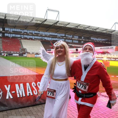 07.12.2025 - St. Pauli X-Mass-Run No. 15 Luisa Fischer http://msf.ph/oto/9382448 07.12.2025 11:22:41 Ziel 15, 775, 15, 1779, 1284, 1297, 1349, 1391, 1431, 1775, 1779, 1904, 2550, 2557, 2812, 2985, 3127, 3474, 3475, 3820, 3821 meine-sportfotos.de