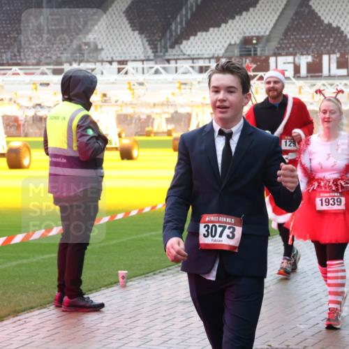 07.12.2025 - St. Pauli X-Mass-Run No. 15 Luisa Fischer http://msf.ph/oto/9382457 07.12.2025 11:22:44 Ziel 129, 1284, 15, 3073, 1939, 520, 1284, 1297, 1349, 1391, 1431, 1775, 1779, 1904, 2550, 2557, 2812, 2985, 3127, 3474, 3475, 3820, 3821 meine-sportfotos.de