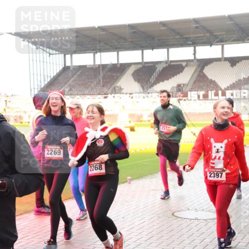 07.12.2025 - St. Pauli X-Mass-Run No. 15 Luisa Fischer http://msf.ph/oto/9382471 07.12.2025 10:49:17 Ziel 5, 2269, 2268, 25, 5, 2397, 1566, 191, 194, 233, 290, 379, 471, 577, 590, 592, 633, 935, 1009, 1019, 1087, 1155, 1164, 1166, 1188, 1189, 1265, 1267, 1515, 1516, 1517, 1521, 1895, 2232, 2233, 2235, 2239, 2241, 2268, 2269, 2512, 2515, 2796, 2797, 2921, 2933, 3017, 3019, 3346, 3369, 4447, 4598 meine-sportfotos.de