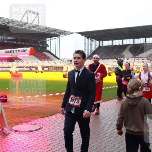 07.12.2025 - St. Pauli X-Mass-Run No. 15 Luisa Fischer http://msf.ph/oto/9382472 07.12.2025 11:22:47 Ziel 15, 3073, 1284, 1939, 520, 1018, 1284, 1297, 1349, 1391, 1431, 1775, 1779, 1904, 2550, 2557, 2812, 2985, 3127, 3474, 3475, 3820, 3821 meine-sportfotos.de