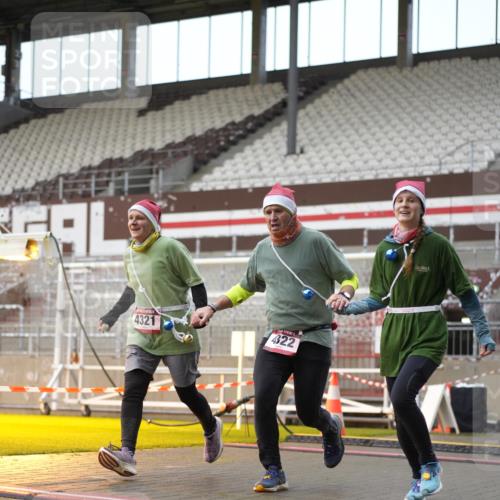 07.12.2025 - St. Pauli X-Mass-Run No. 15 Patografie http://msf.ph/oto/9382481 07.12.2025 10:21:52 Ziel 1488, 2944, 2945, 3999, 4000, 4321, 4322, 4323, 4415 meine-sportfotos.de
