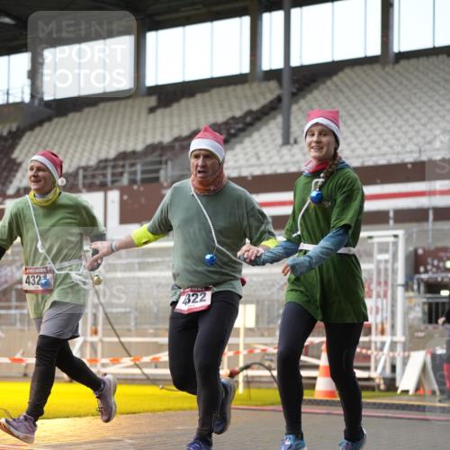 07.12.2025 - St. Pauli X-Mass-Run No. 15 Patografie http://msf.ph/oto/9382504 07.12.2025 10:21:52 Ziel 1488, 2944, 2945, 3999, 4000, 4321, 4322, 4323, 4415 meine-sportfotos.de