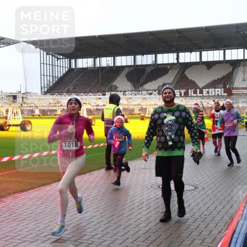 07.12.2025 - St. Pauli X-Mass-Run No. 15 Luisa Fischer http://msf.ph/oto/9382507 07.12.2025 11:22:55 Ziel 1018, 2985, 75, 2557, 520, 1018, 1349, 1391, 1431, 2550, 2557, 2812, 2985, 3127, 3474, 3475, 3820, 3821 meine-sportfotos.de