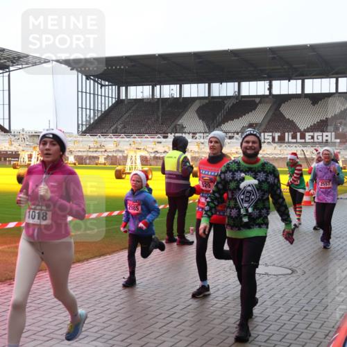 07.12.2025 - St. Pauli X-Mass-Run No. 15 Luisa Fischer http://msf.ph/oto/9382509 07.12.2025 11:22:55 Ziel 1018, 2985, 520, 2557, 520, 1018, 1349, 1391, 1431, 2550, 2557, 2812, 2985, 3127, 3474, 3475, 3820, 3821 meine-sportfotos.de