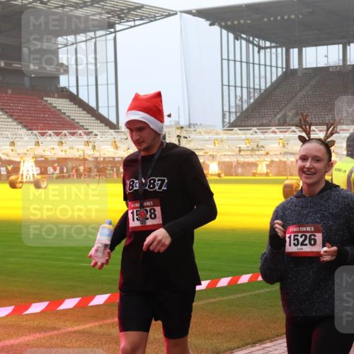 07.12.2025 - St. Pauli X-Mass-Run No. 15 Luisa Fischer http://msf.ph/oto/9382516 07.12.2025 10:12:48 Ziel 1887, 15, 1528, 15, 1526, 756, 1070, 1072, 1074, 1077, 1389, 1526, 1687, 1688, 1833, 2177, 2758, 2760, 2770, 3428, 3514, 3585, 3799, 3834, 3836, 3870, 3932, 4658 meine-sportfotos.de