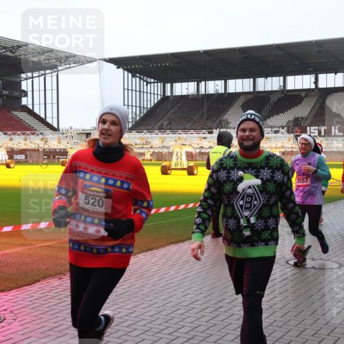 07.12.2025 - St. Pauli X-Mass-Run No. 15 Luisa Fischer http://msf.ph/oto/9382522 07.12.2025 11:22:56 Ziel 85, 1, 5, 520, 2557, 2550, 520, 1018, 1349, 1391, 1431, 2550, 2557, 2812, 2985, 3127, 3474, 3475, 3820, 3821 meine-sportfotos.de