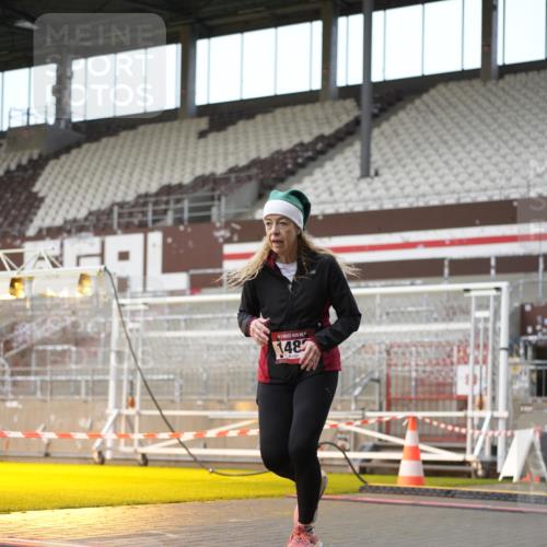 07.12.2025 - St. Pauli X-Mass-Run No. 15 Patografie http://msf.ph/oto/9382529 07.12.2025 10:21:55 Ziel 1488, 2944, 2945, 3999, 4000, 4321, 4322, 4323, 4415 meine-sportfotos.de