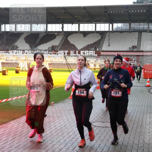 07.12.2025 - St. Pauli X-Mass-Run No. 15 Luisa Fischer http://msf.ph/oto/9382540 07.12.2025 10:49:37 Ziel 471, 194, 191, 191, 194, 379, 471, 590, 592, 890, 1019, 1155, 1164, 1166, 1273, 1274, 1370, 1372, 1663, 1895, 2268, 2269, 2299, 2301, 2421, 2512, 2515, 2764, 2765, 2921, 2933, 3366, 3369 meine-sportfotos.de