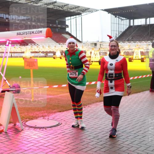 07.12.2025 - St. Pauli X-Mass-Run No. 15 Luisa Fischer http://msf.ph/oto/9382556 07.12.2025 11:23:01 Ziel 3475, 520, 1018, 1349, 1391, 1431, 2550, 2557, 2812, 2985, 3127 meine-sportfotos.de
