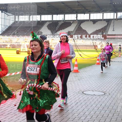 07.12.2025 - St. Pauli X-Mass-Run No. 15 Luisa Fischer http://msf.ph/oto/9382567 07.12.2025 10:49:44 Ziel 15, 2933, 15, 2921, 3366, 1273, 157, 191, 194, 379, 471, 890, 1019, 1155, 1164, 1166, 1179, 1273, 1274, 1370, 1372, 1663, 2299, 2301, 2421, 2515, 2764, 2765, 2921, 2933, 3366, 3369 meine-sportfotos.de
