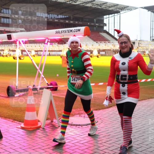 07.12.2025 - St. Pauli X-Mass-Run No. 15 Luisa Fischer http://msf.ph/oto/9382571 07.12.2025 11:23:02 Ziel 3475, 520, 1018, 1349, 1391, 1431, 2550, 2557, 2812, 2985, 3127 meine-sportfotos.de