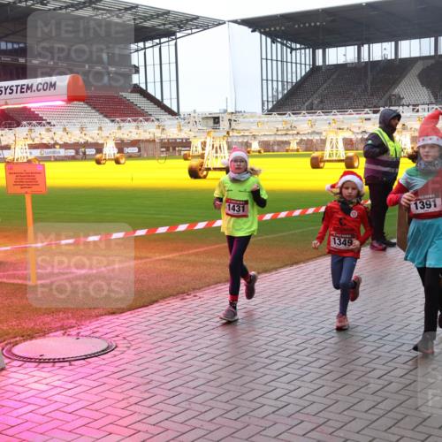 07.12.2025 - St. Pauli X-Mass-Run No. 15 Luisa Fischer http://msf.ph/oto/9382576 07.12.2025 11:23:04 Ziel 1431, 1349, 1391, 520, 1018, 1349, 1391, 1431, 2550, 2557, 2812, 2985, 3127 meine-sportfotos.de