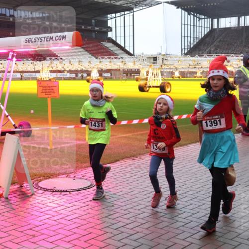 07.12.2025 - St. Pauli X-Mass-Run No. 15 Luisa Fischer http://msf.ph/oto/9382594 07.12.2025 11:23:04 Ziel 1431, 134, 15, 1391, 520, 1018, 1349, 1391, 1431, 2550, 2557, 2812, 2985, 3127 meine-sportfotos.de