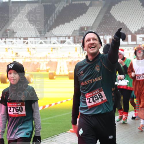 07.12.2025 - St. Pauli X-Mass-Run No. 15 Luisa Fischer http://msf.ph/oto/9382626 07.12.2025 10:13:14 Ziel 15, 2760, 15, 2758, 3514, 1072, 9, 18, 80, 938, 1070, 1072, 1074, 1077, 1397, 1733, 2687, 2711, 2712, 2758, 2760, 2770, 3040, 3428, 3514, 3551, 3557, 3585, 3799, 3834, 3836, 4487 meine-sportfotos.de