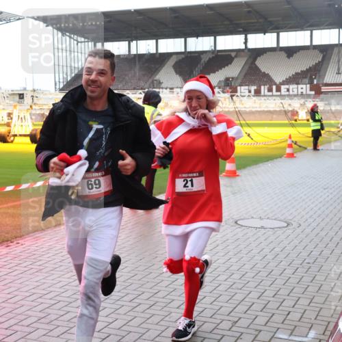 07.12.2025 - St. Pauli X-Mass-Run No. 15 Luisa Fischer http://msf.ph/oto/9382656 07.12.2025 11:23:25 Ziel 15, 69, 15, 21, 1, 21, 69, 520, 1018, 1141, 1349, 1391, 1431, 2023, 2373, 2821, 2823, 4249, 4824 meine-sportfotos.de