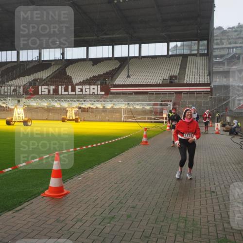 07.12.2025 - St. Pauli X-Mass-Run No. 15 Fabian Wolf http://msf.ph/oto/9382662 07.12.2025 10:10:10 Ziel 962, 1399, 1678, 1732, 2502, 2504, 2560, 3245, 3246, 3410, 3411, 4358, 4507 meine-sportfotos.de