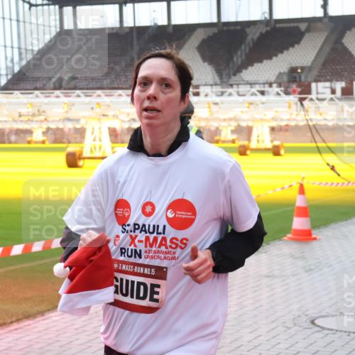 07.12.2025 - St. Pauli X-Mass-Run No. 15 Luisa Fischer http://msf.ph/oto/9382666 07.12.2025 11:23:28 Ziel 15, 1, 21, 69, 520, 1018, 1141, 2023, 2373, 2821, 2823, 4249, 4824 meine-sportfotos.de