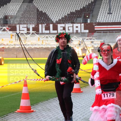 07.12.2025 - St. Pauli X-Mass-Run No. 15 Luisa Fischer http://msf.ph/oto/9382669 07.12.2025 10:49:58 Ziel 1179, 157, 191, 194, 471, 890, 916, 1035, 1155, 1179, 1232, 1273, 1274, 1370, 1372, 1663, 2100, 2201, 2299, 2301, 2338, 2340, 2341, 2421, 2764, 2765, 2777, 2779, 2921, 2933, 3030, 3366, 3369, 3380 meine-sportfotos.de