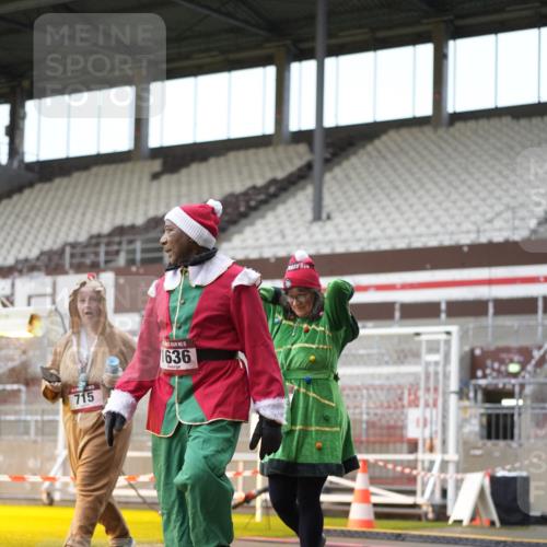 07.12.2025 - St. Pauli X-Mass-Run No. 15 Patografie http://msf.ph/oto/9382671 07.12.2025 10:22:29 Ziel 715, 739, 1636, 2184, 4771, 4781 meine-sportfotos.de
