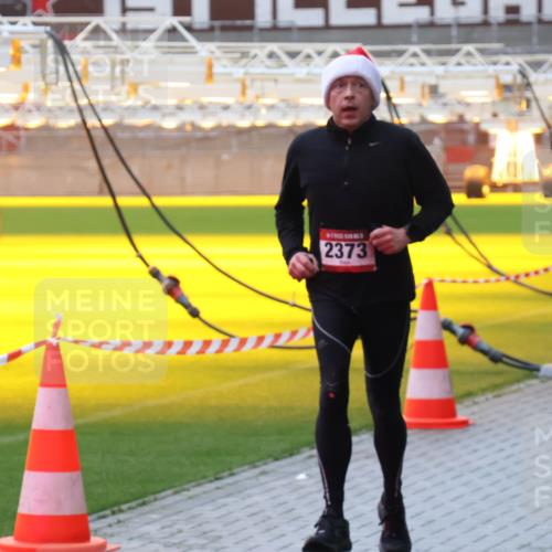 07.12.2025 - St. Pauli X-Mass-Run No. 15 Luisa Fischer http://msf.ph/oto/9382672 07.12.2025 11:23:30 Ziel 2373, 21, 69, 520, 714, 1018, 1141, 2023, 2373, 2821, 2823, 4249, 4824 meine-sportfotos.de