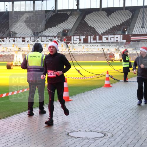 07.12.2025 - St. Pauli X-Mass-Run No. 15 Luisa Fischer http://msf.ph/oto/9382688 07.12.2025 11:23:32 Ziel 2373, 21, 69, 714, 1018, 1141, 2023, 2373, 2821, 2823, 4249, 4824 meine-sportfotos.de