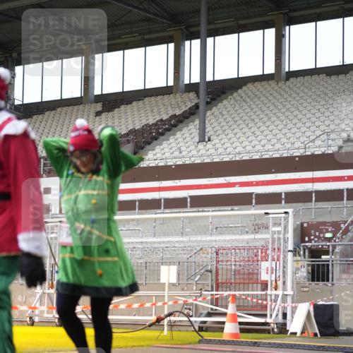 07.12.2025 - St. Pauli X-Mass-Run No. 15 Patografie http://msf.ph/oto/9382692 07.12.2025 10:22:30 Ziel 715, 739, 1636, 2184, 4771, 4781 meine-sportfotos.de