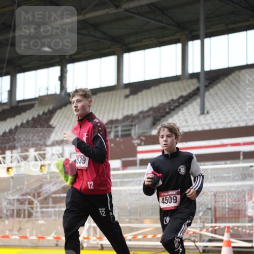 07.12.2025 - St. Pauli X-Mass-Run No. 15 Patografie http://msf.ph/oto/9382708 07.12.2025 10:22:39 Ziel 715, 739, 794, 1636, 3780, 4287, 4407, 4411, 4419, 4509, 4539 meine-sportfotos.de