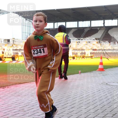 07.12.2025 - St. Pauli X-Mass-Run No. 15 Luisa Fischer http://msf.ph/oto/9382709 07.12.2025 10:50:16 Ziel 15, 2341, 80, 234, 40, 157, 890, 904, 905, 916, 1035, 1179, 1232, 1273, 1274, 1663, 2100, 2201, 2299, 2301, 2338, 2340, 2341, 2421, 2575, 2777, 2779, 3026, 3030, 3380, 4855 meine-sportfotos.de