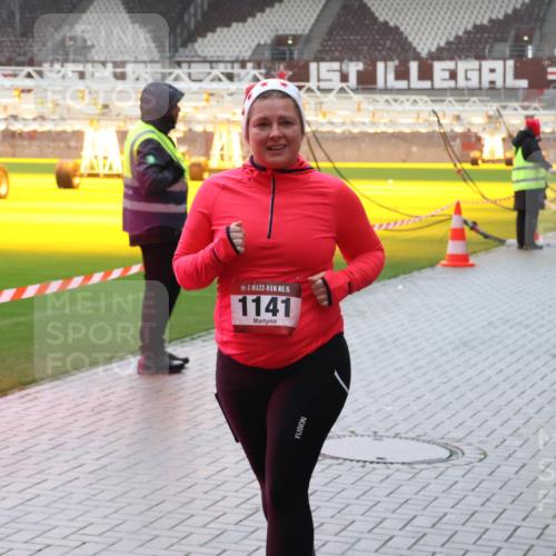 07.12.2025 - St. Pauli X-Mass-Run No. 15 Luisa Fischer http://msf.ph/oto/9382728 07.12.2025 11:24:04 Ziel 15, 1141, 21, 593, 714, 1141, 2037, 2387, 2389, 2409, 2814, 2821, 2823, 3071, 3190, 3191, 3302, 4648 meine-sportfotos.de
