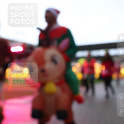 07.12.2025 - St. Pauli X-Mass-Run No. 15 Luisa Fischer http://msf.ph/oto/9382761 07.12.2025 10:50:23 Ziel 40, 157, 904, 905, 916, 1035, 1179, 1232, 2100, 2201, 2299, 2301, 2338, 2340, 2341, 2575, 2777, 2779, 3026, 3030, 3380, 4855 meine-sportfotos.de