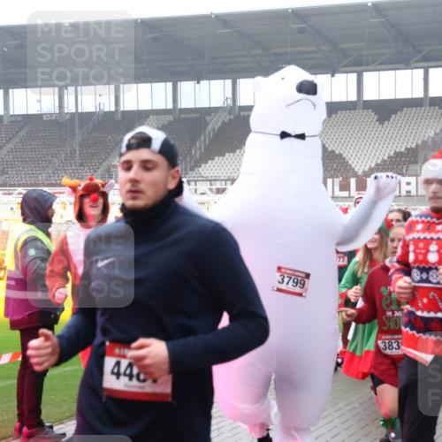 07.12.2025 - St. Pauli X-Mass-Run No. 15 Luisa Fischer http://msf.ph/oto/9382783 07.12.2025 10:13:16 Ziel 44, 3799, 77, 383, 18, 9, 18, 80, 938, 1070, 1072, 1074, 1077, 1397, 1733, 2687, 2711, 2712, 2758, 2760, 2770, 3040, 3428, 3514, 3551, 3557, 3585, 3588, 3589, 3799, 3834, 3836, 4487 meine-sportfotos.de